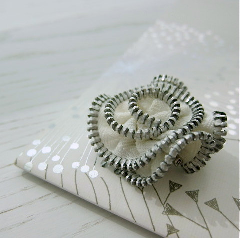 Cute Little Flower Brooch - vintage zipper / recycle upcycle