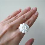 Retro Inspired Daisy ring -..